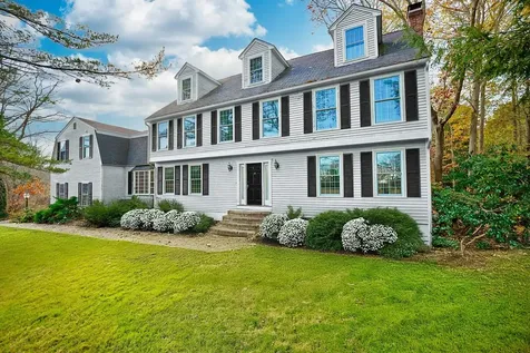 5 Runnymede Drive North Hampton NH 03862