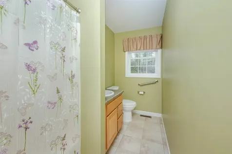 114 Scruton Pond Road Barrington NH 03825