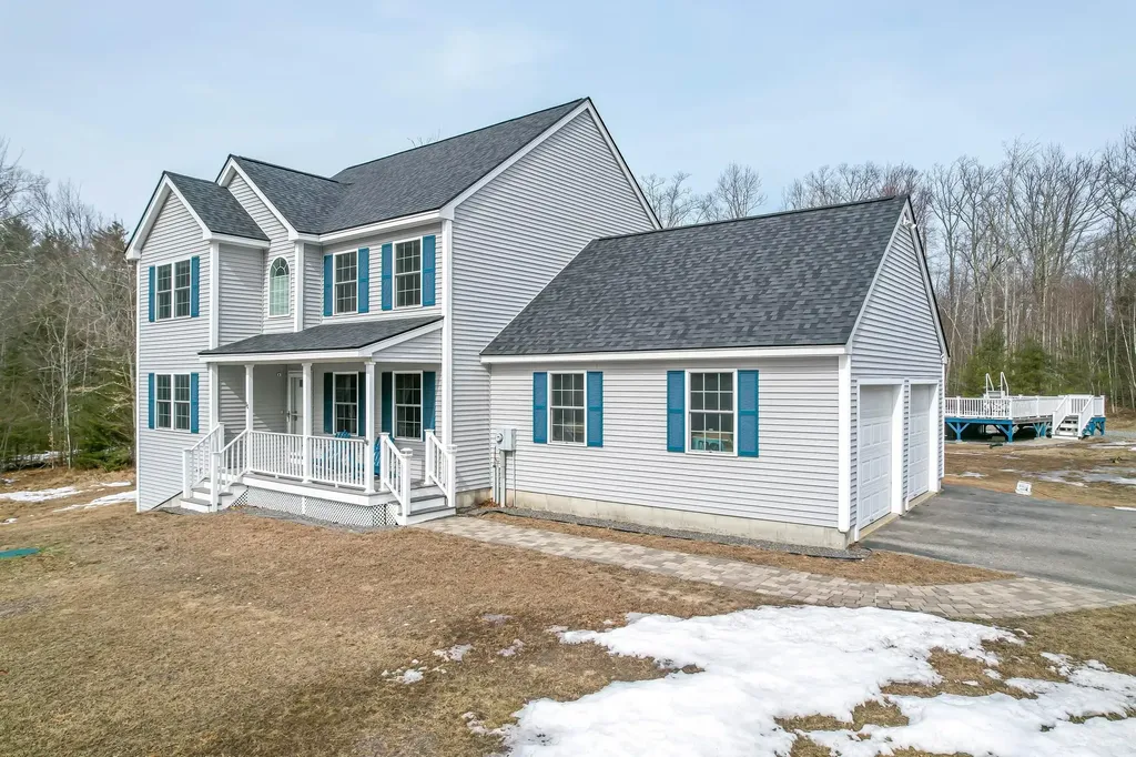 23 Phillips Road Sandown NH 03873