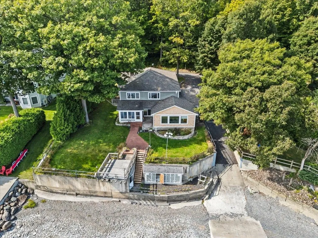 18 Sunrise Lane Grand Isle VT 05458