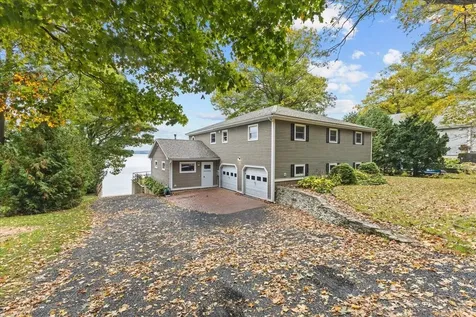 18 Sunrise Lane Grand Isle VT 05458