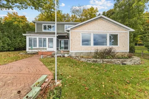 18 Sunrise Lane Grand Isle VT 05458