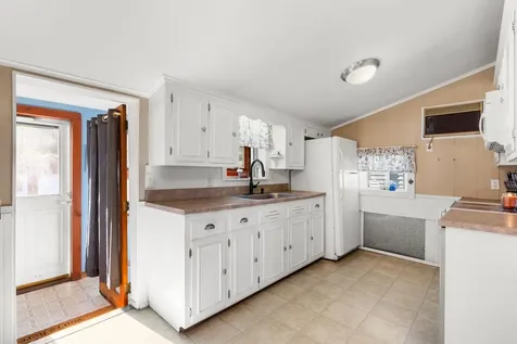 62 Wilders Grove Road Newton NH 03858
