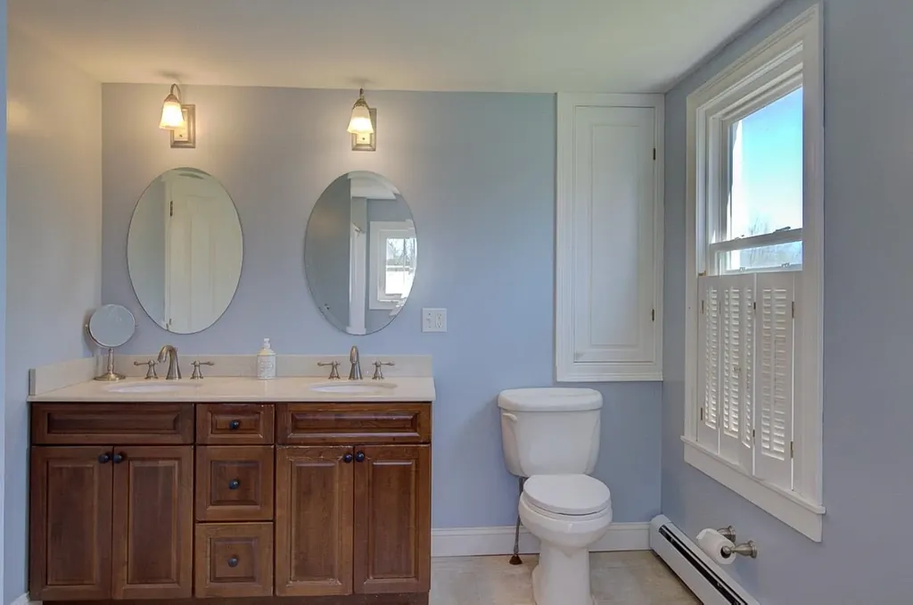 1009 South End Road North Hero VT 05474