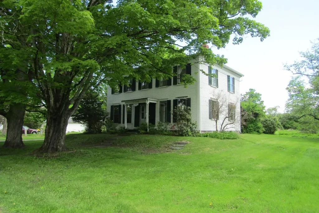 52 School Street Haverhill NH 03765