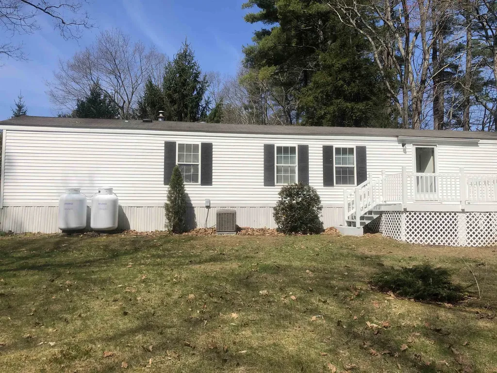 3 Reagan Street Epsom NH 03234