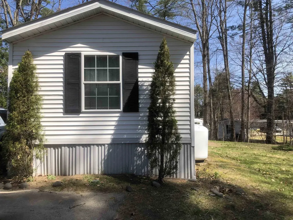 3 Reagan Street Epsom NH 03234