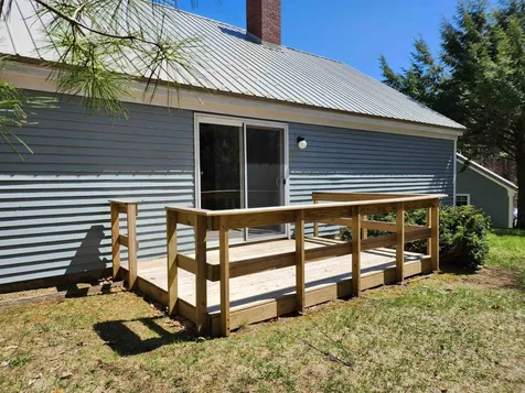 20 Oak Drive Belmont NH 03220