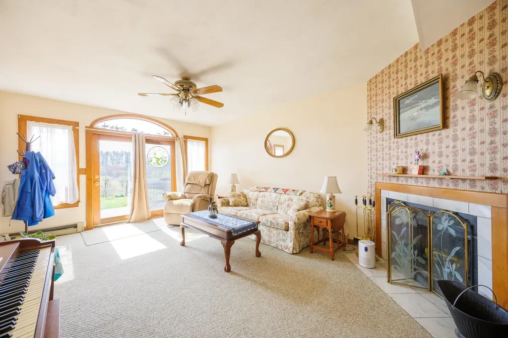 6 General John Sullivan Way Rollinsford NH 03869