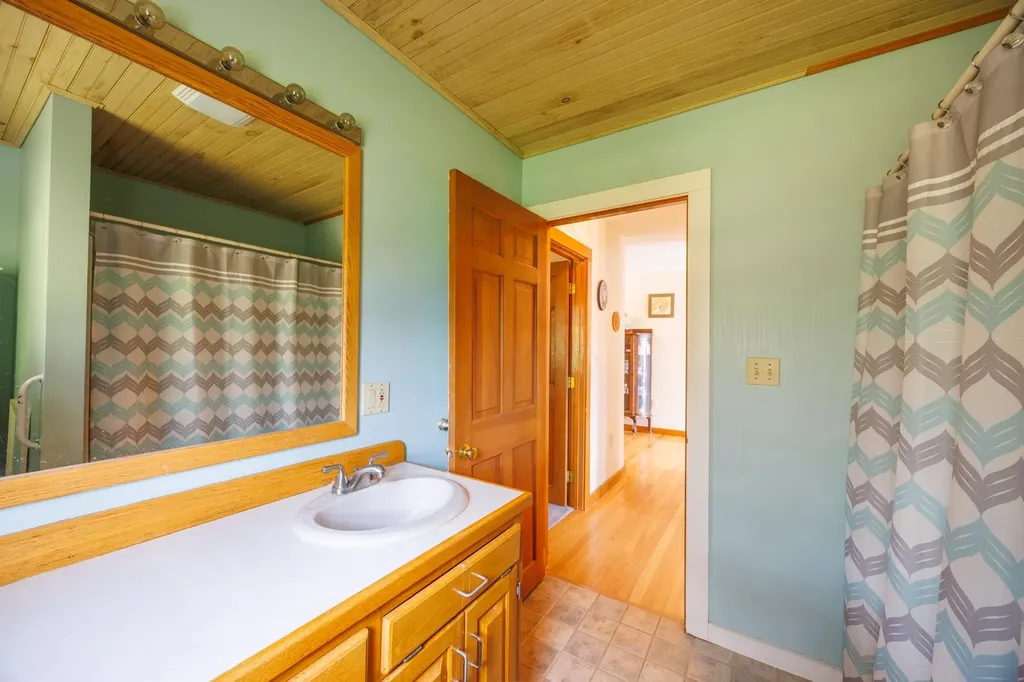 6 General John Sullivan Way Rollinsford NH 03869