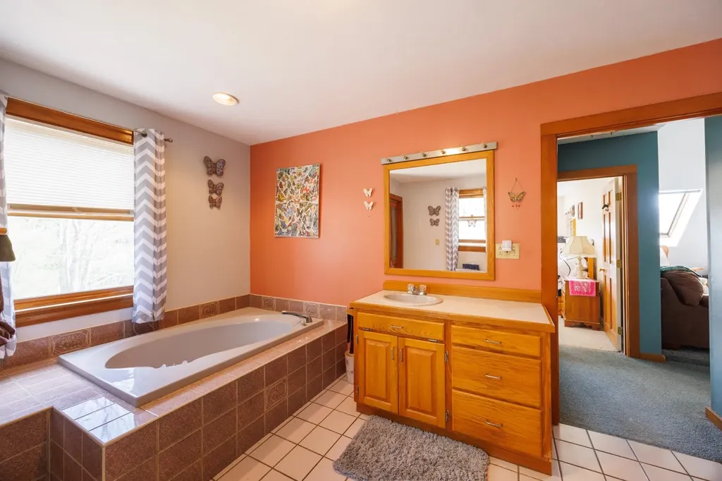 6 General John Sullivan Way Rollinsford NH 03869