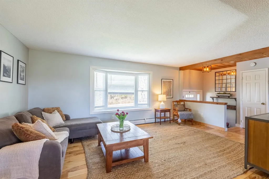 12 Forest Road Wolfeboro NH 03894