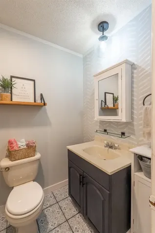 12 Forest Road Wolfeboro NH 03894