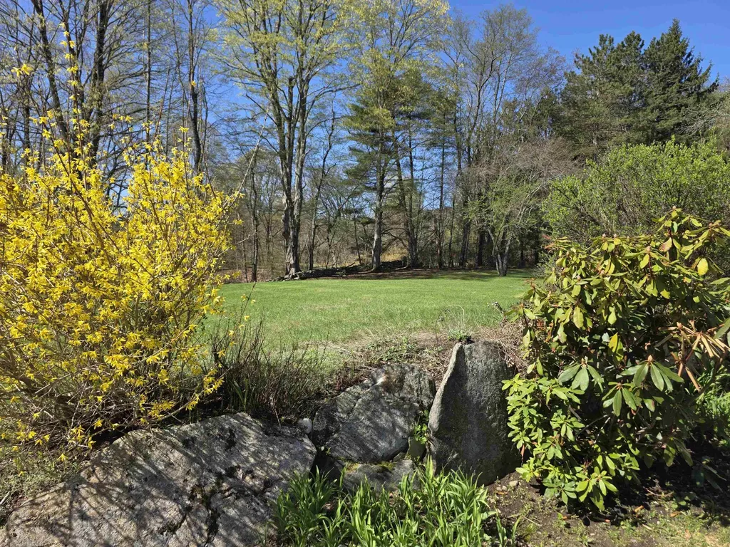 631 Vt Route 30 Newfane VT 05345