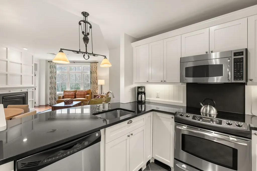 102 Forest Drive Warren VT 05674