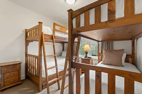 102 Forest 312 Drive Warren VT 05674