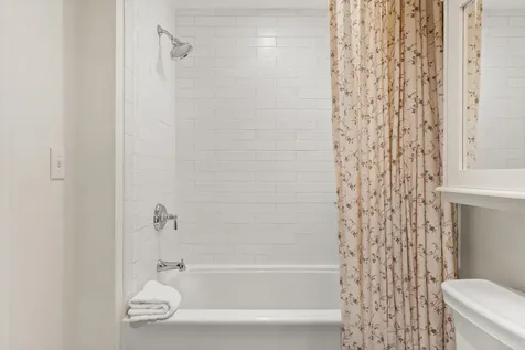 102 Forest Drive Warren VT 05674