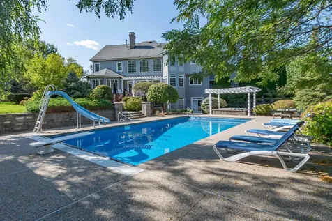 12 Champagne Terrace Bedford NH 03110