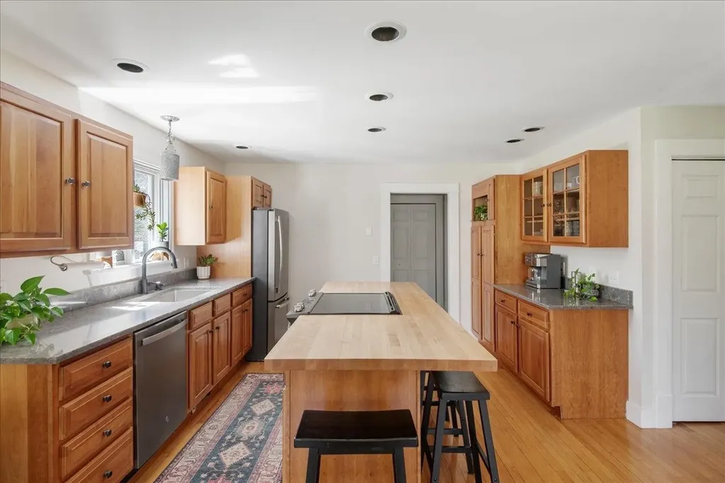 54 Autumn Lane Bristol VT 05443