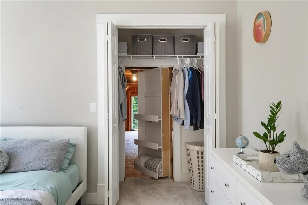 54 Autumn Lane Bristol VT 05443