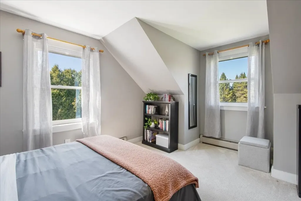 54 Autumn Lane Bristol VT 05443