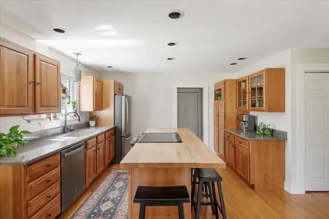 54 Autumn Lane Bristol VT 05443