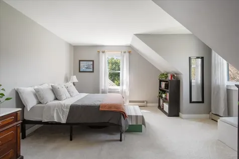 54 Autumn Lane Bristol VT 05443