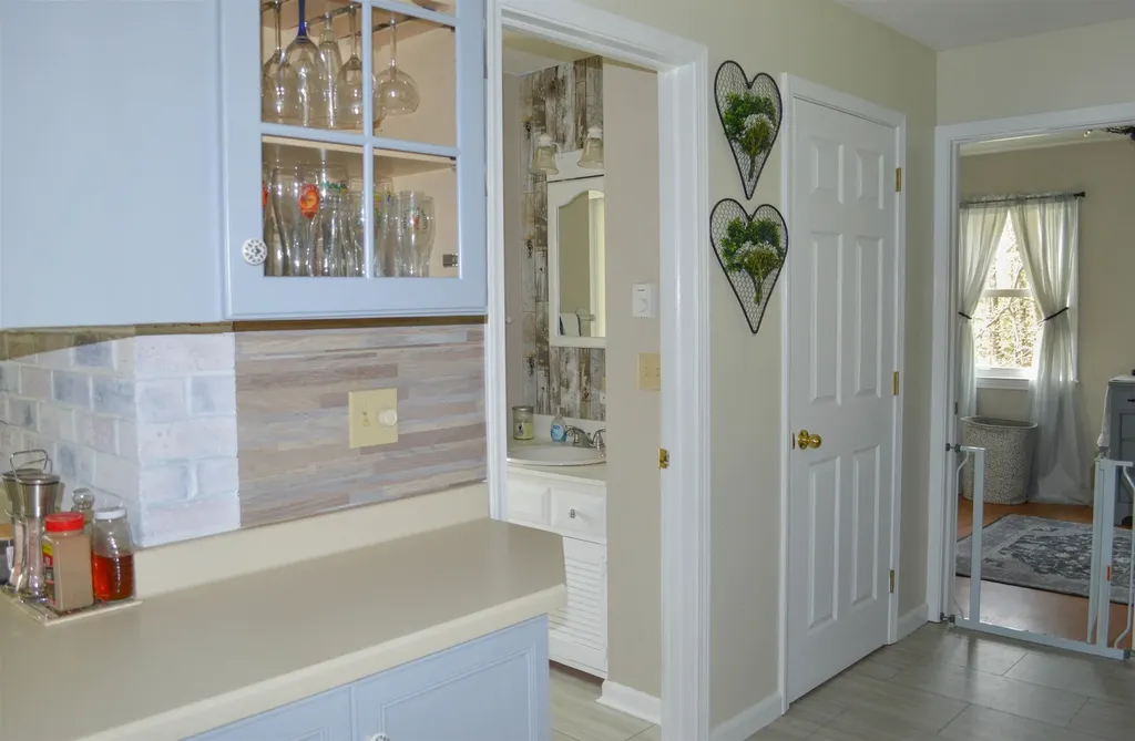 15 Mulligan Right Of Way Westmoreland NH 03467