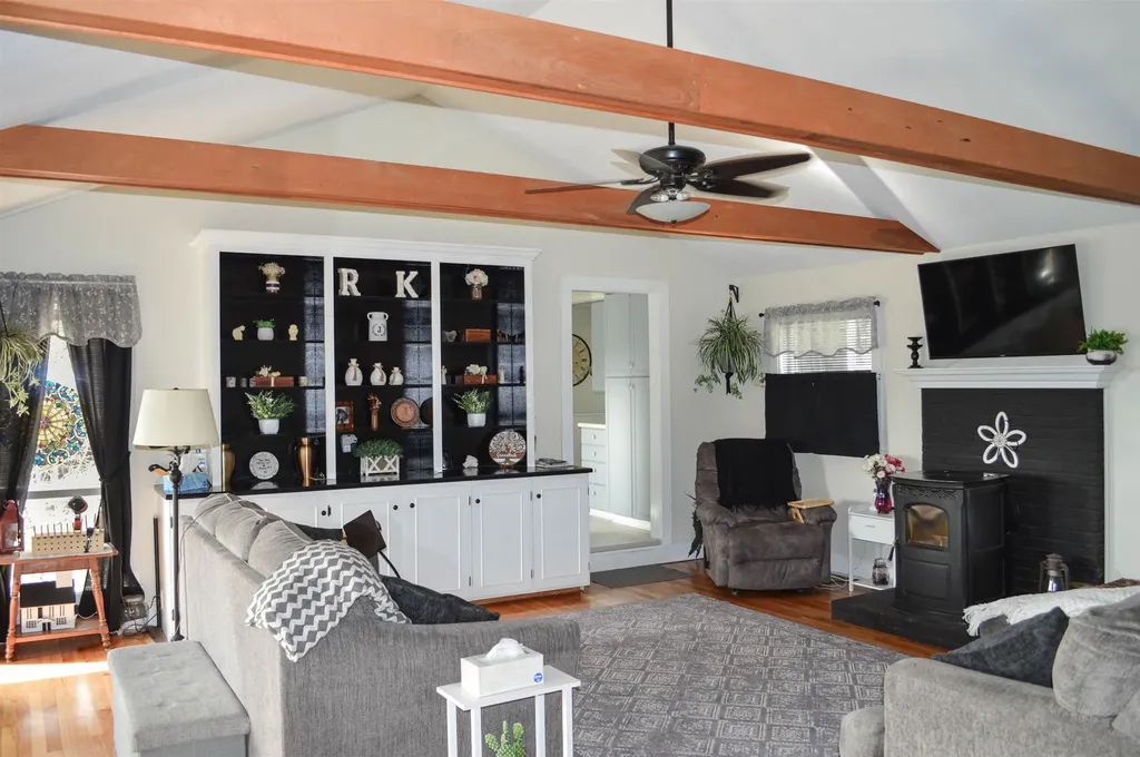 15 Mulligan Right Of Way Westmoreland NH 03467