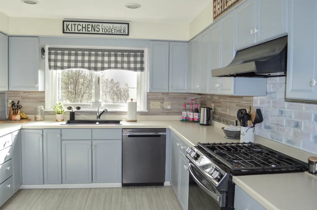 15 Mulligan Right Of Way Westmoreland NH 03467