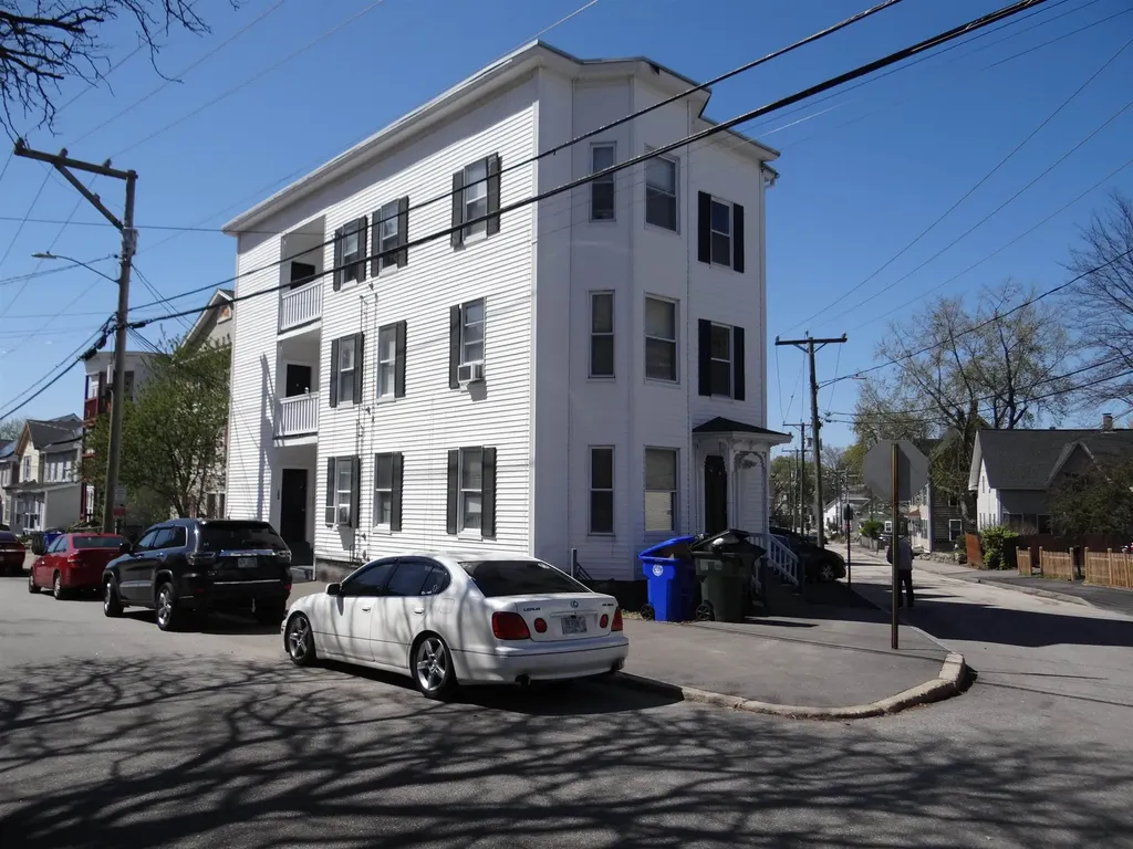 284 Lowell Street Manchester NH 03104