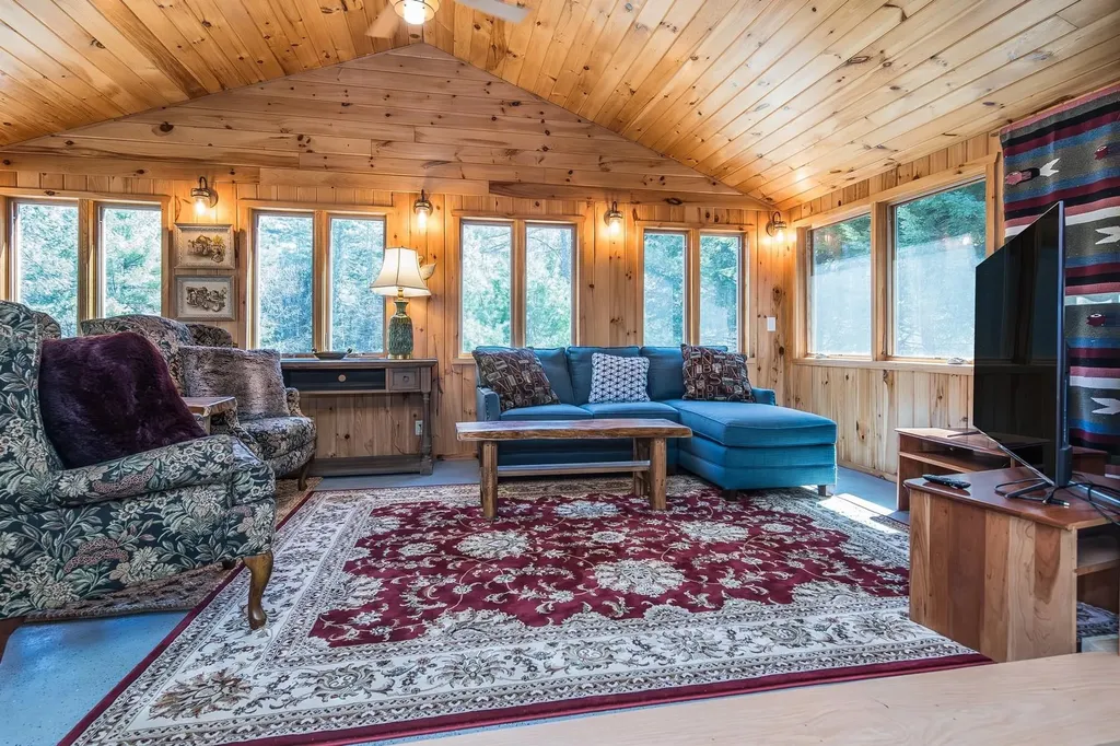 50 Rosewood Lane Castleton VT 05732