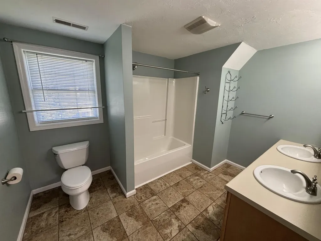 11 Footbridge Lane Dover NH 03820