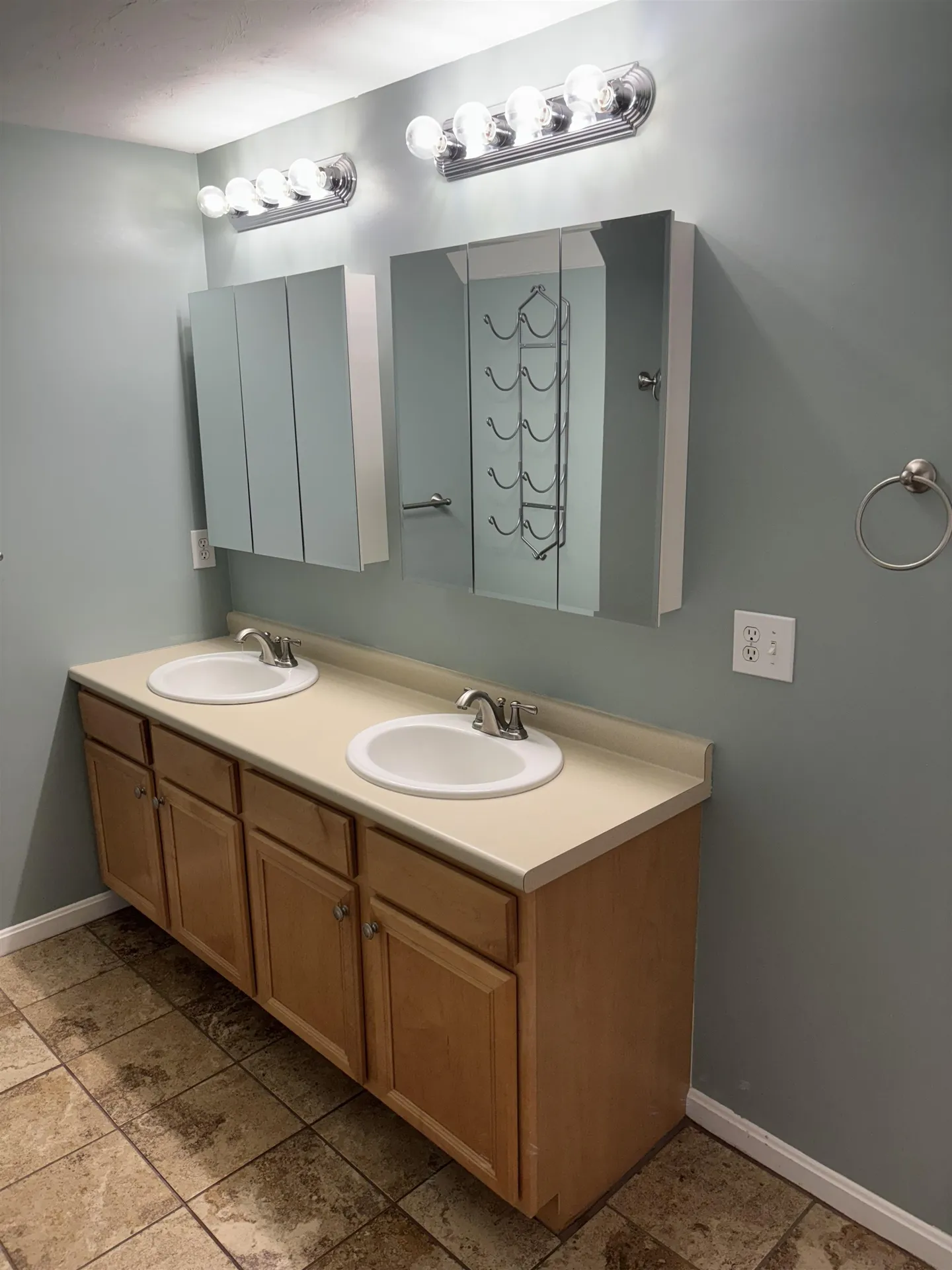 11 Footbridge Lane Dover NH 03820