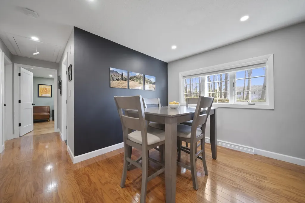 25 Carol Avenue Salem NH 03079