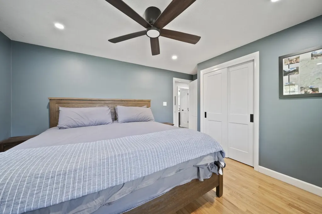 25 Carol Avenue Salem NH 03079