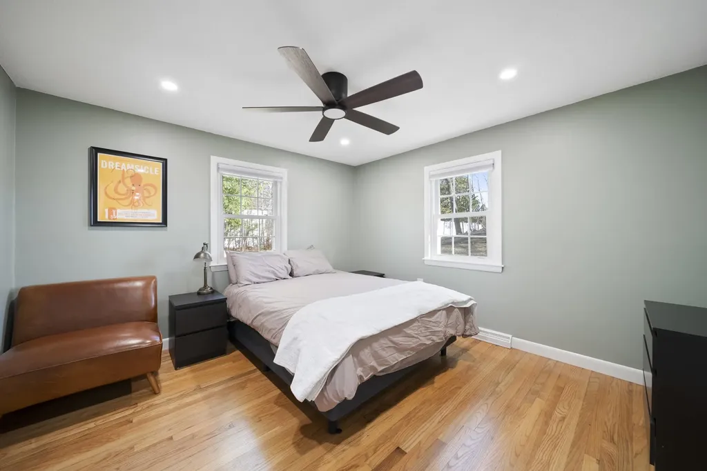 25 Carol Avenue Salem NH 03079