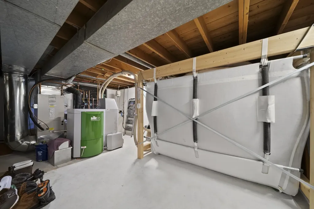 25 Carol Avenue Salem NH 03079