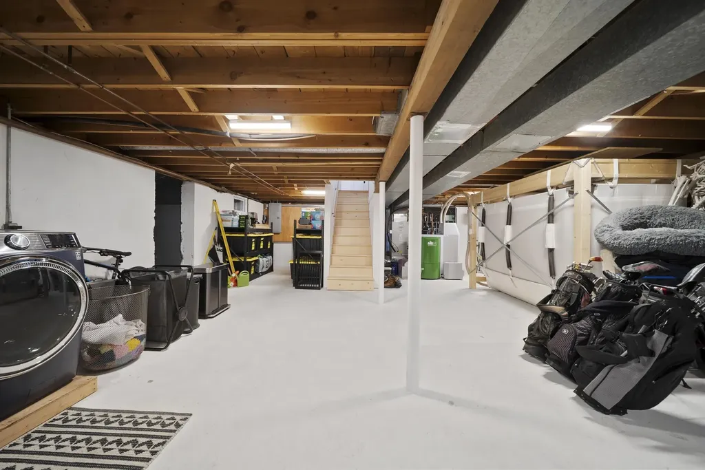 25 Carol Avenue Salem NH 03079