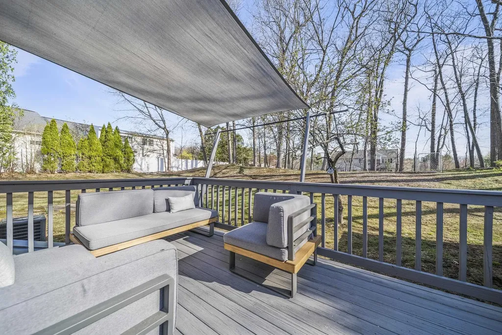 25 Carol Avenue Salem NH 03079