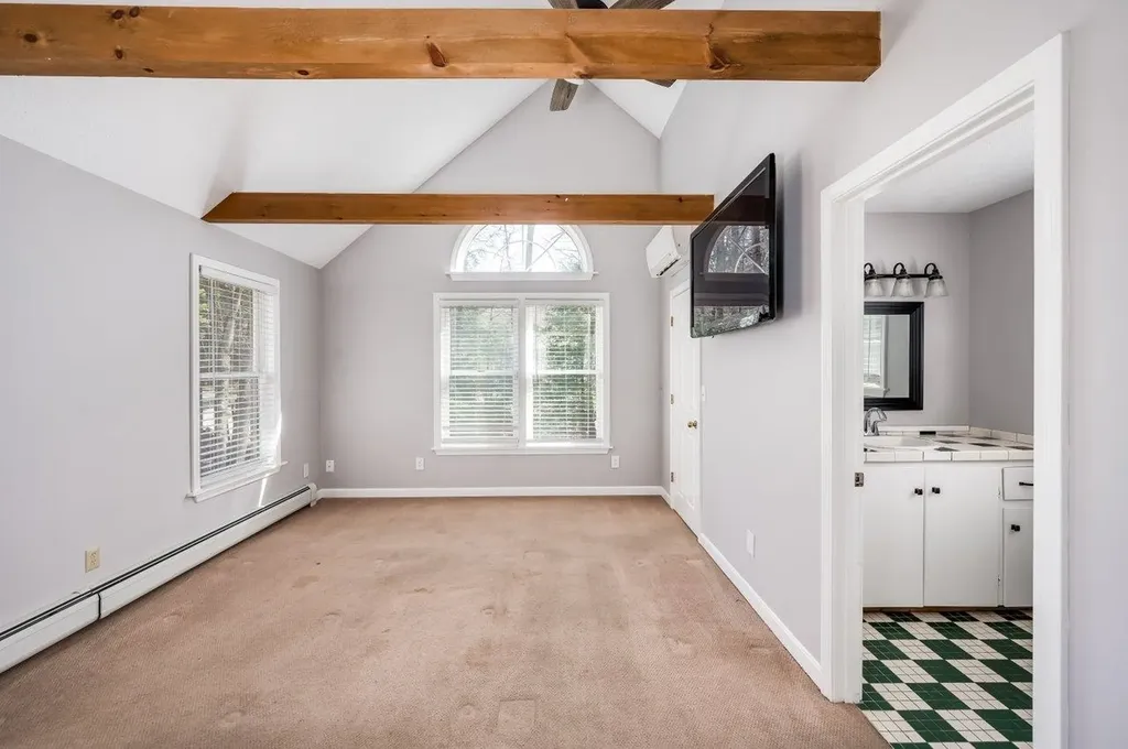 16 Meadow Lane Rochester NH 03867