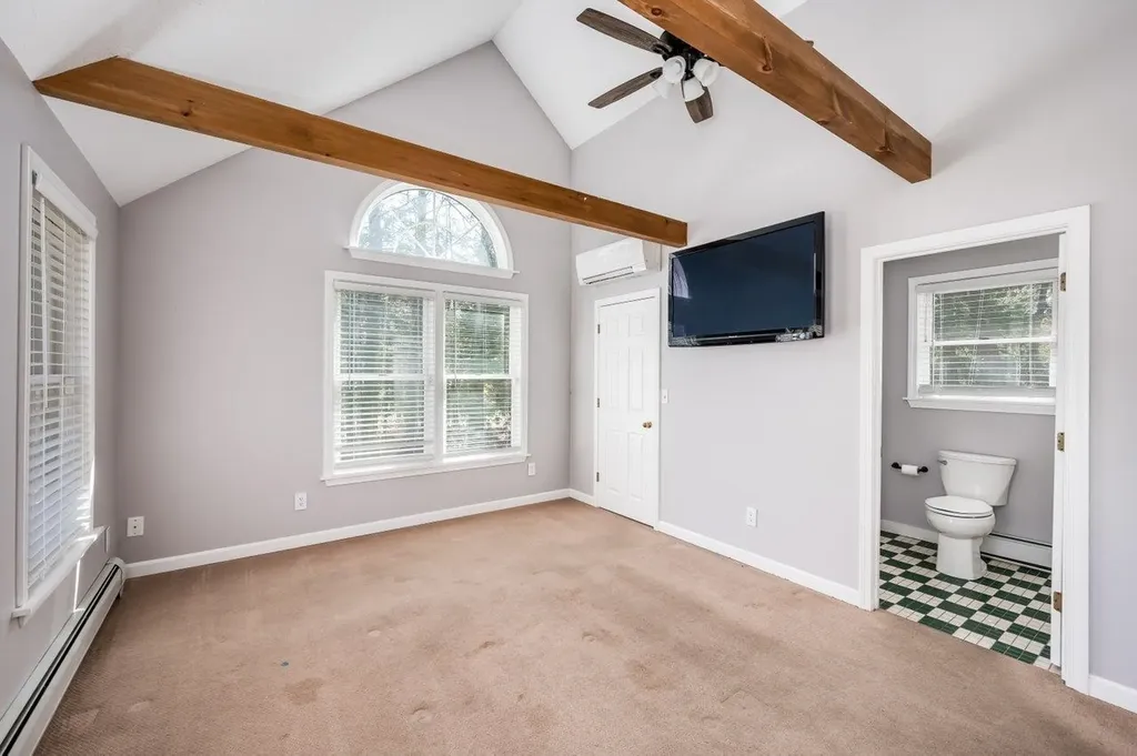 16 Meadow Lane Rochester NH 03867