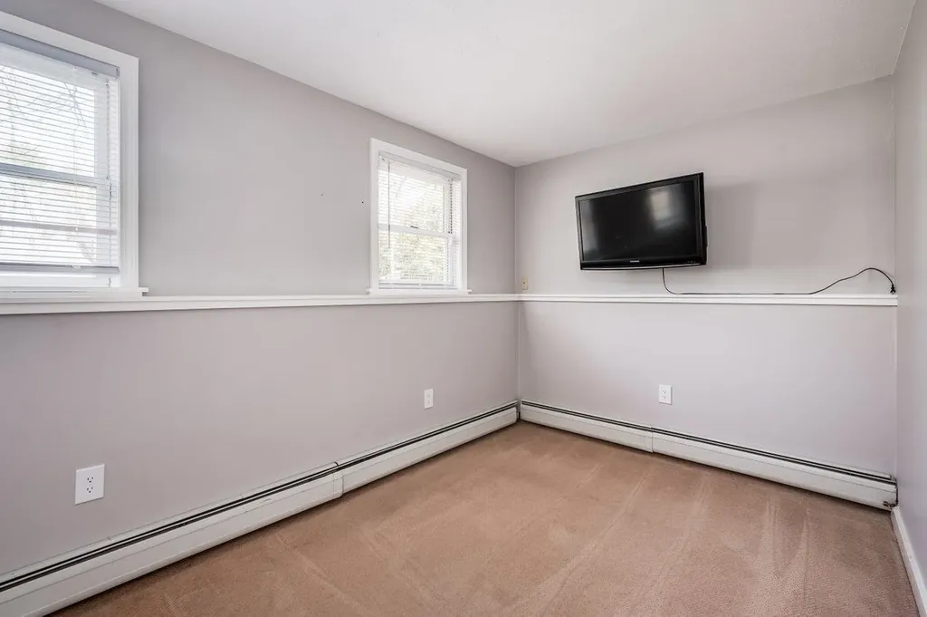 16 Meadow Lane Rochester NH 03867