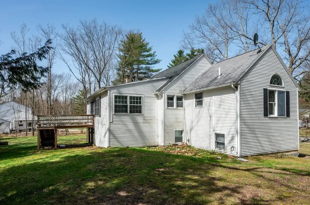 16 Meadow Lane Rochester NH 03867