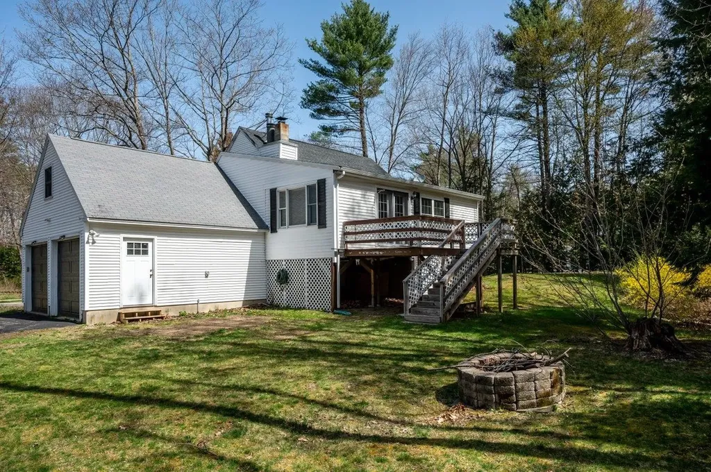 16 Meadow Lane Rochester NH 03867