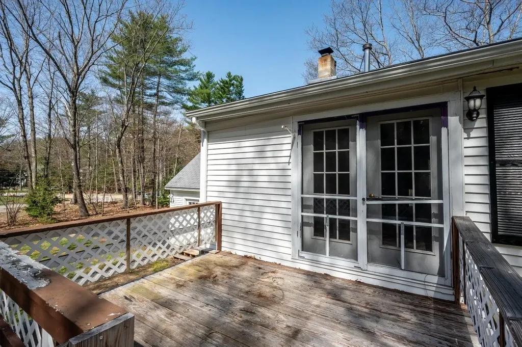 16 Meadow Lane Rochester NH 03867