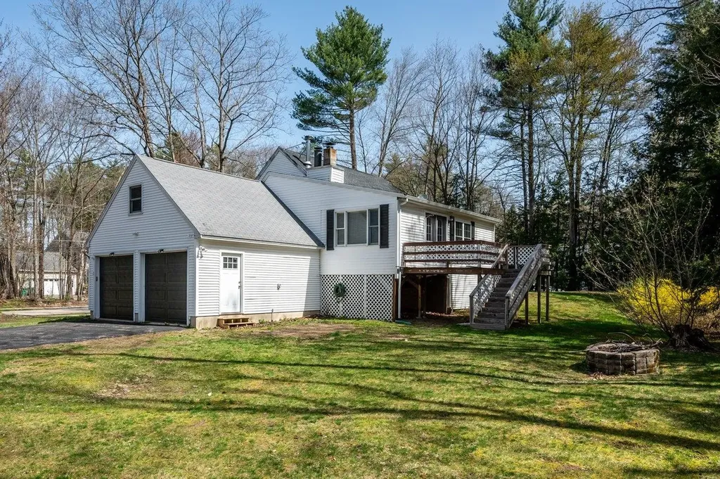 16 Meadow Lane Rochester NH 03867