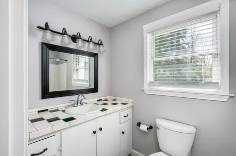 16 Meadow Lane Rochester NH 03867