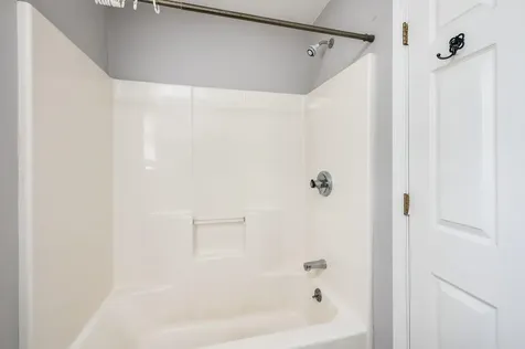 16 Meadow Lane Rochester NH 03867