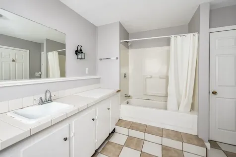 16 Meadow Lane Rochester NH 03867